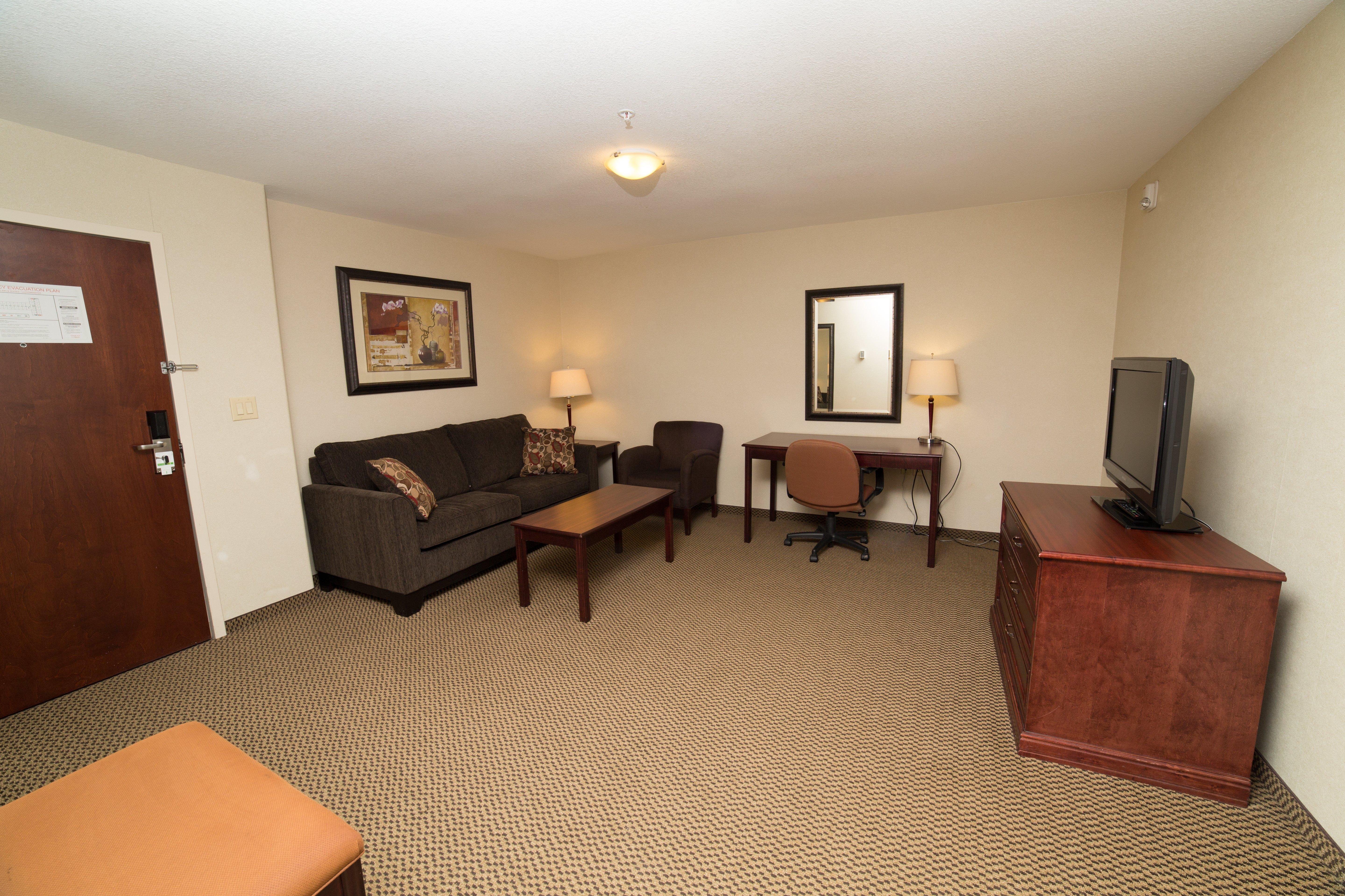 Holiday Inn & Suites Lloydminster By Ihg Exterior foto